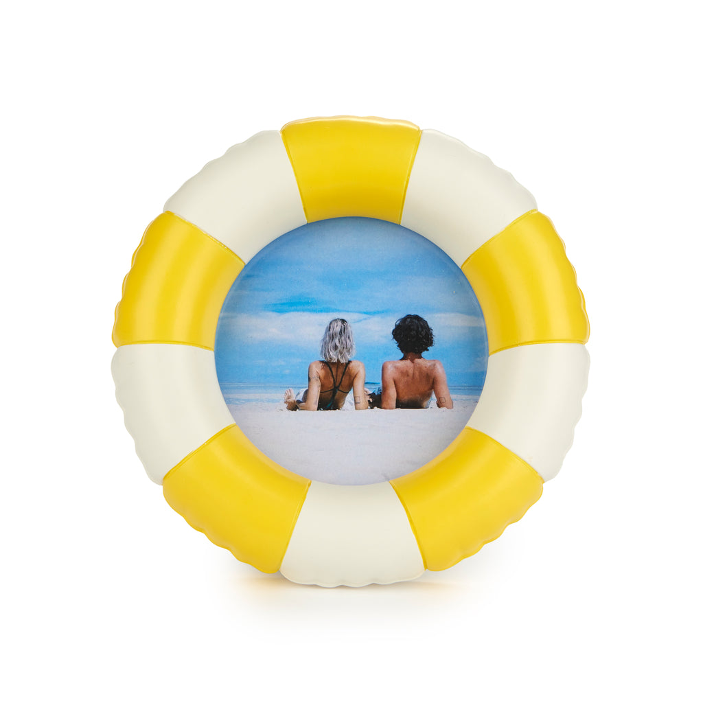 Floats Photo Frame