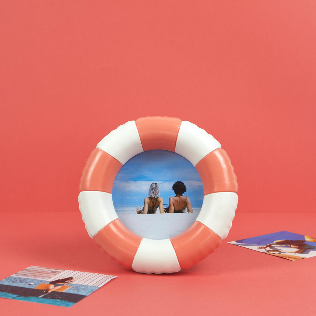 Floats Photo Frame