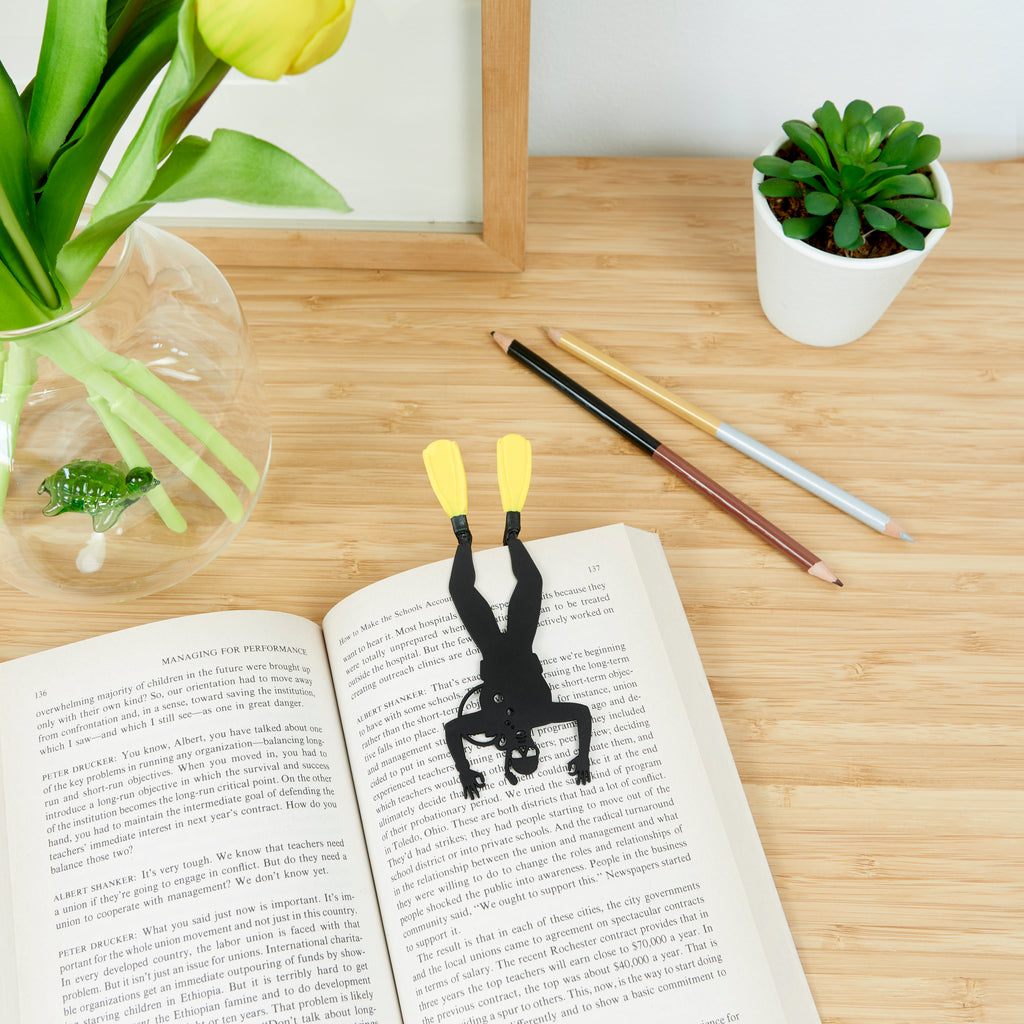 Scuba Bookmark