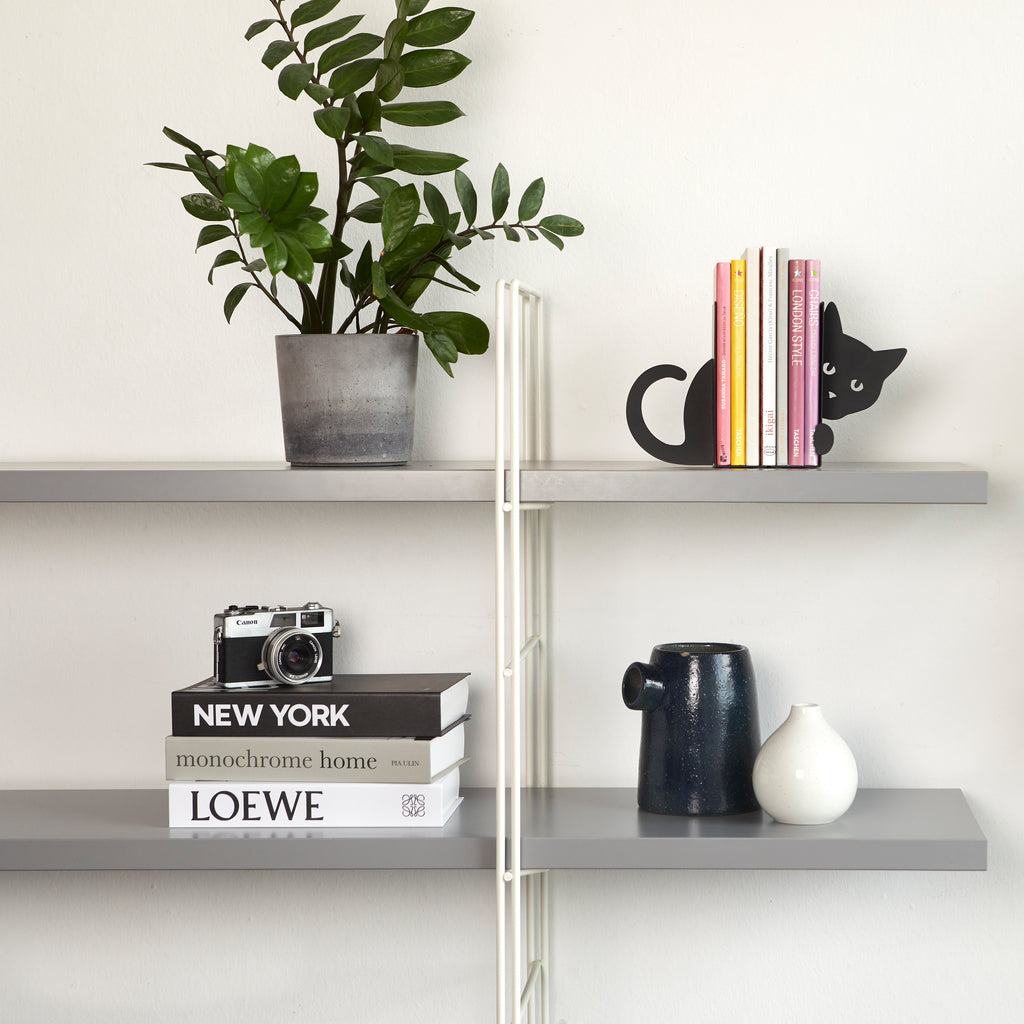 Hidden Cat Bookend | Balvi