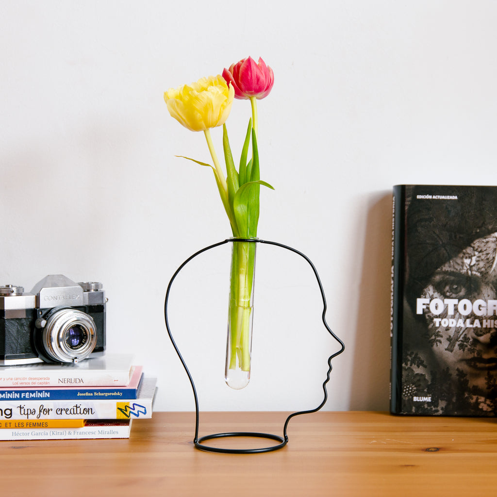 Vase Gentle Silhouette