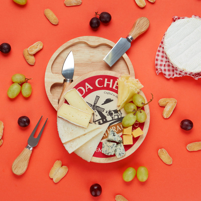 Gouda Käsebrett mit Utensilien