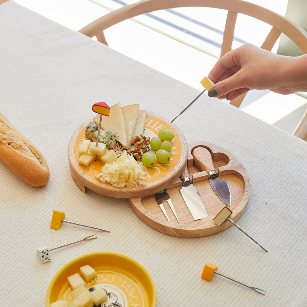 Tabla de quesos con utensilios Manchego